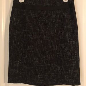 Textured pencil skirt